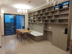 恒大美丽沙天瑞精装2房，业主定制的家具用的是铝材，无甲醛。