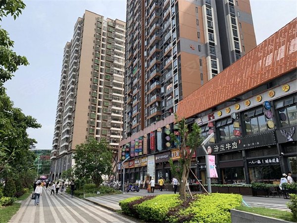 深圳龙华清湖清湖名苑地铁200米,楼下大超市,清湖名苑精装三房,私电