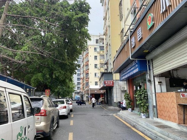 深圳龙华梅林关口白石龙二区白石龙二区   精装两房  配套齐全 南北