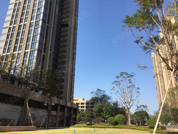 广州荔湾黄沙珠光御景壹号(公寓)御景壹号 初次放租 复式三房两卫
