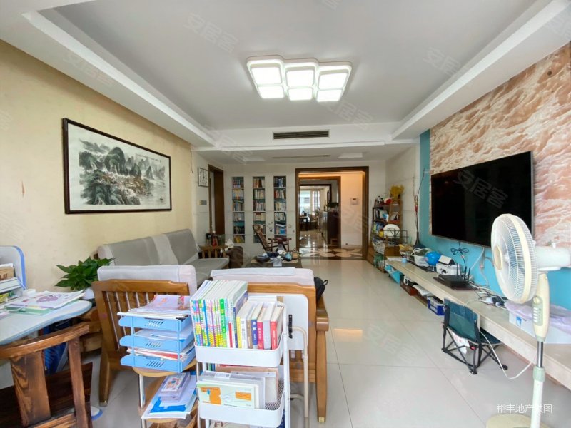 金碧华府中高层大3房带独立阳台望花园安静不吵