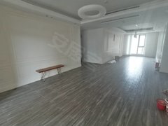 海口美兰蓝天国兴片区蓝天南沙日月广场海航小区环境好安静住家工作都可精装修出租房源真实图片