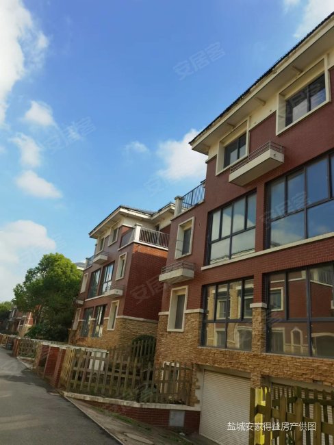 爆抢 179万近新弄里双拼别墅243瓶壹书邻里实有300多平