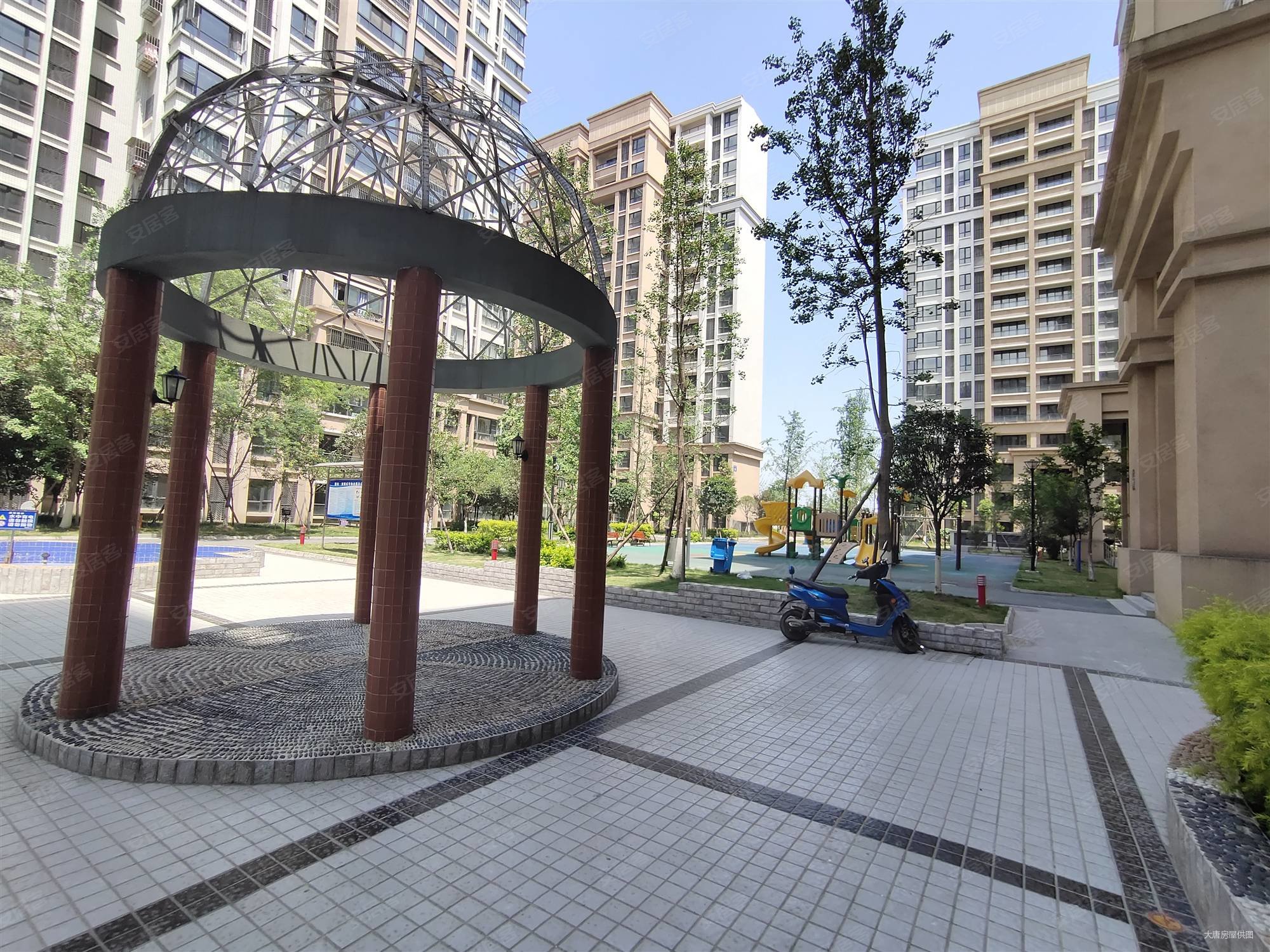 国栋南园贰号3室2厅1卫91.96㎡东南134万