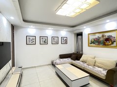 东台东台城区鼓楼路步行街金水湾电梯房 三室两卫精装2100月包物业 有钥匙随时可看出租房源真实图片