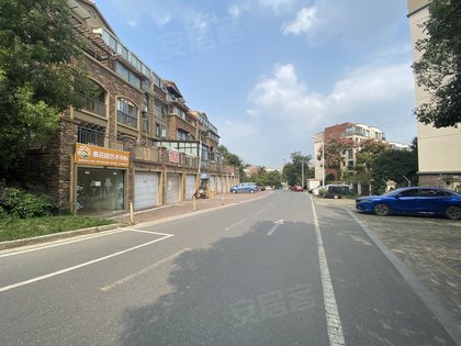 东郊小镇第八街区
