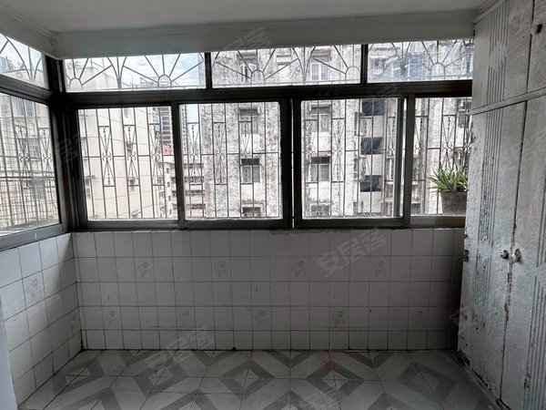 深圳罗湖泥岗红岗花园罗湖实验学校红岗花园两房两厅南北通透带空调