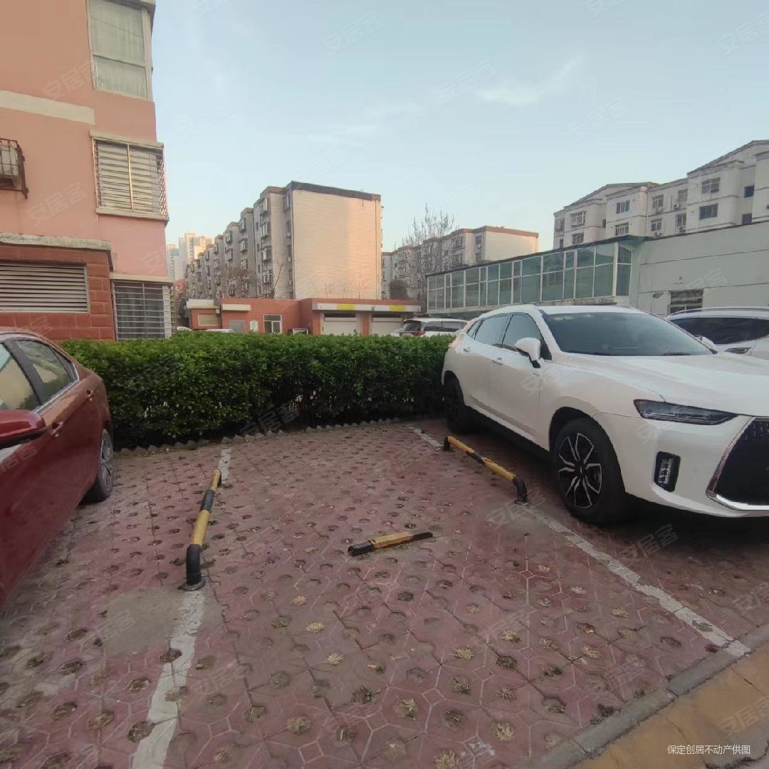 青柠时代3室2厅1卫93㎡南北84万