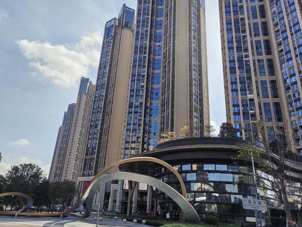 深圳宝安松岗联投东方华府(三期)联投东方三期,3加1房出租,南北通透