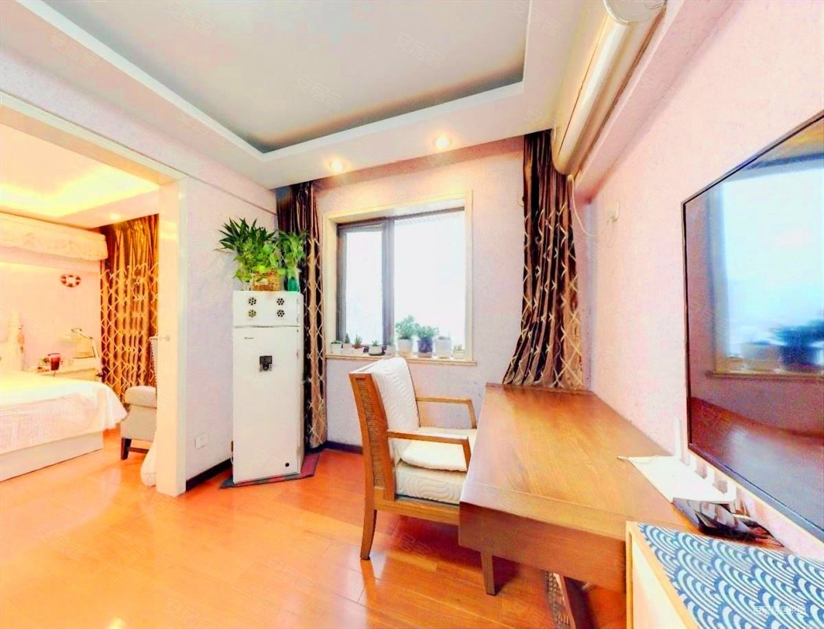 精装修 商业配套成熟 中间楼层采光好 医疗配套成熟 交通便利