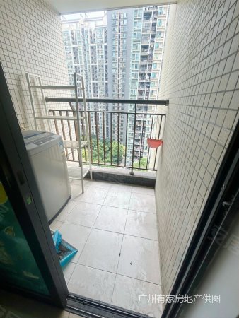 一号线坑口站芳和花园南向两房一厅各付各税