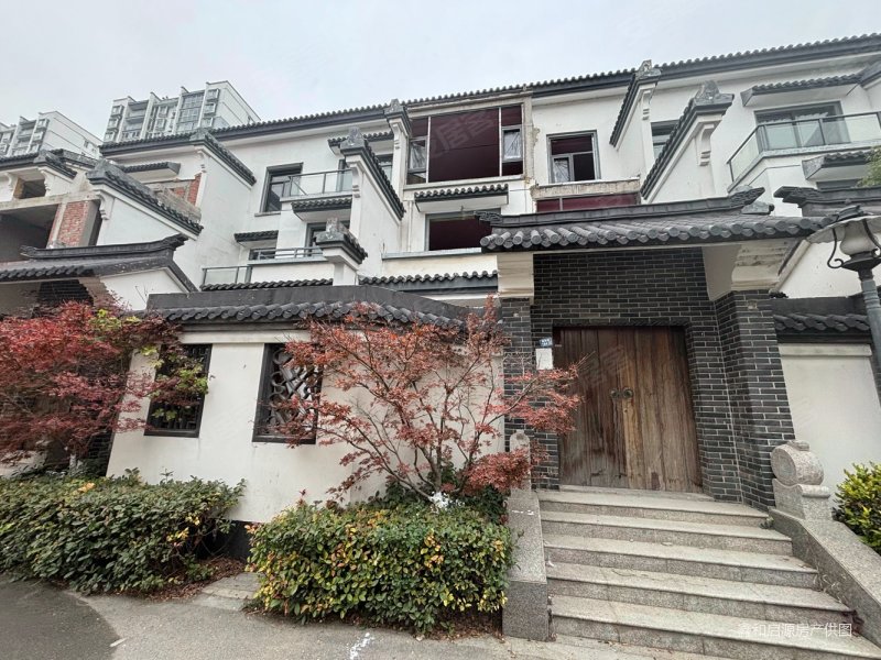 翰林苑(别墅)5室2厅4卫255㎡南北180万