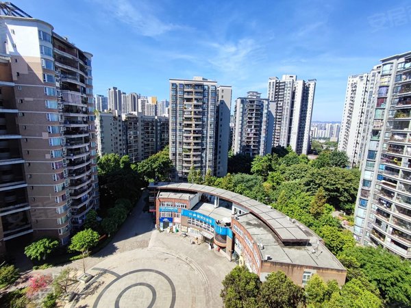 重庆南岸学府大道回龙湾小区回龙湾小区 5室2厅2卫配套齐全出租房源