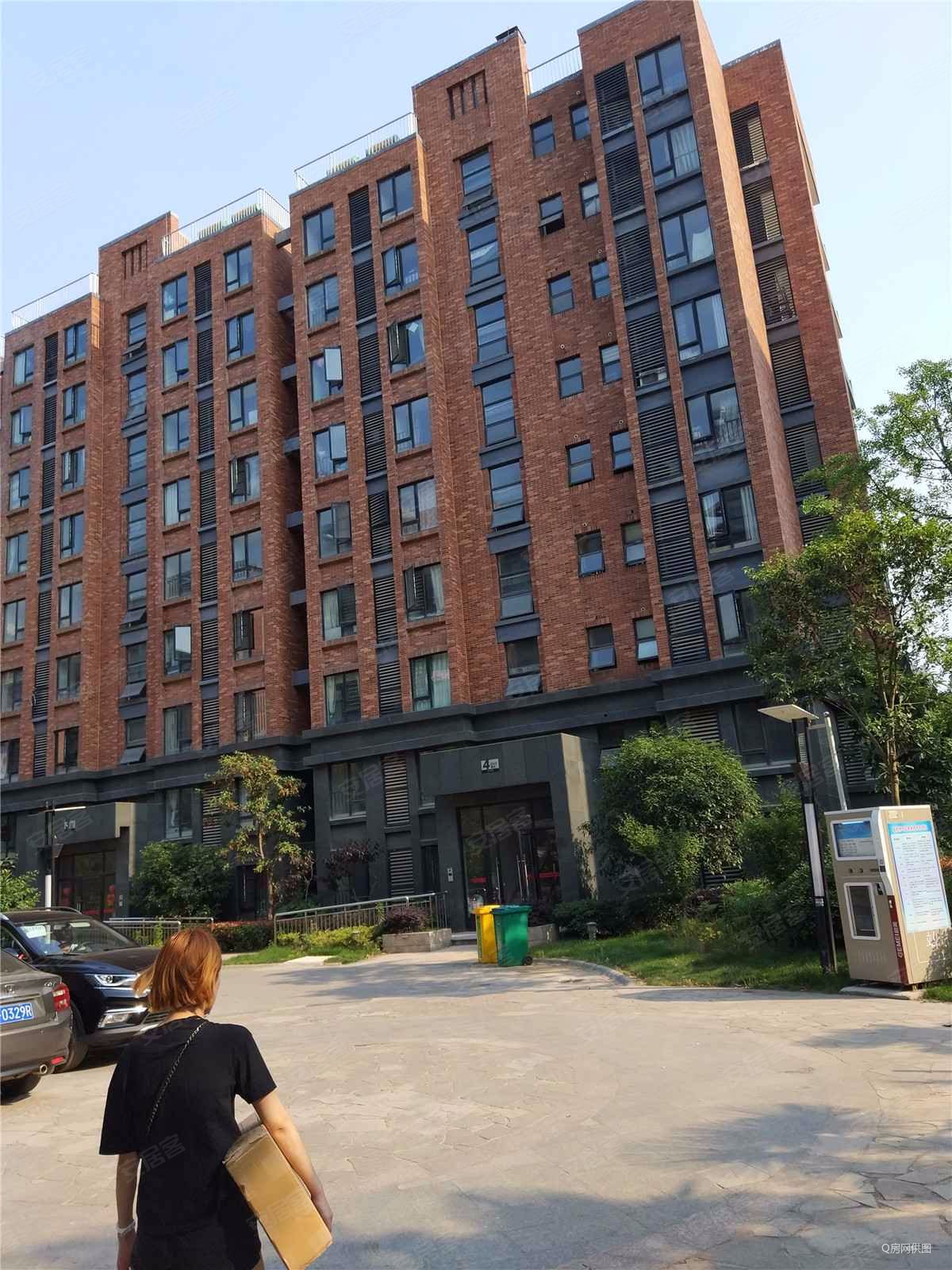 宇业东方红郡 天赋广场旁 精装修两房 单价便宜 诚心出售