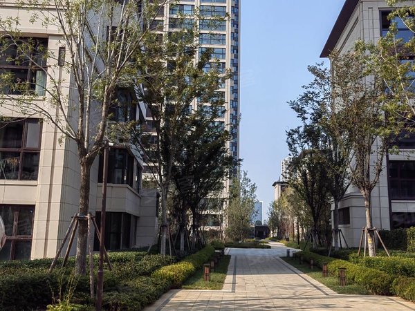 青岛崂山高科园华新园东宸府靠近高科园华新园东宸府套三厅精装全齐