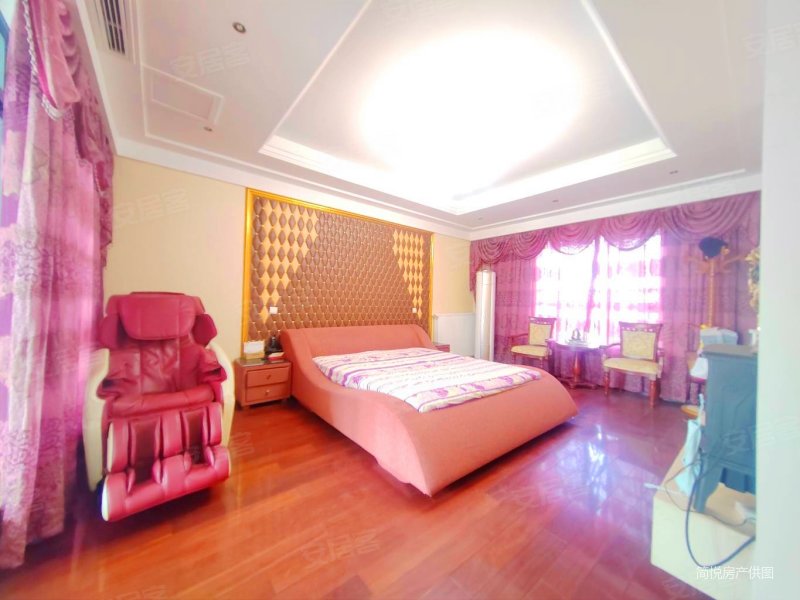 新上别墅万达商圈五房三厅五卫南花园可停三部车,地下室,铭流府邸二手