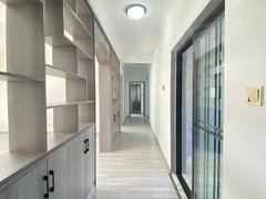 山南乃东安康时代广场格巴小区 4室1厅2卫 电梯房 153平出租房源真实图片