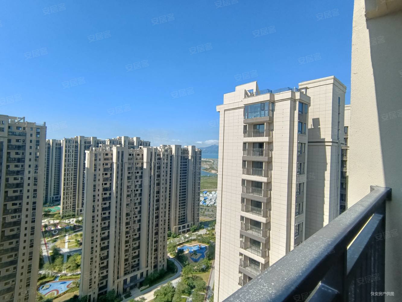 平潭世茂璀璨天城3室2厅2卫106㎡南北110万