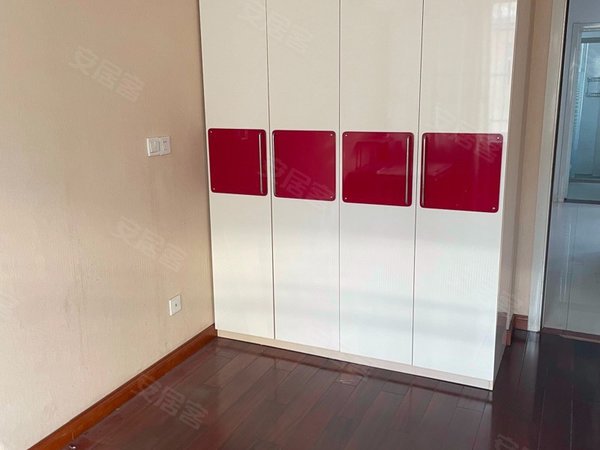 无锡江阴澄江滨江中路196号小区滨江中路196号(靠近海关)有钥匙,二室.