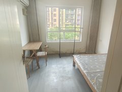 铜陵铜官万达广场无中介费 滟澜公馆门口位置 百润发隔壁 房间不小 500一月出租房源真实图片