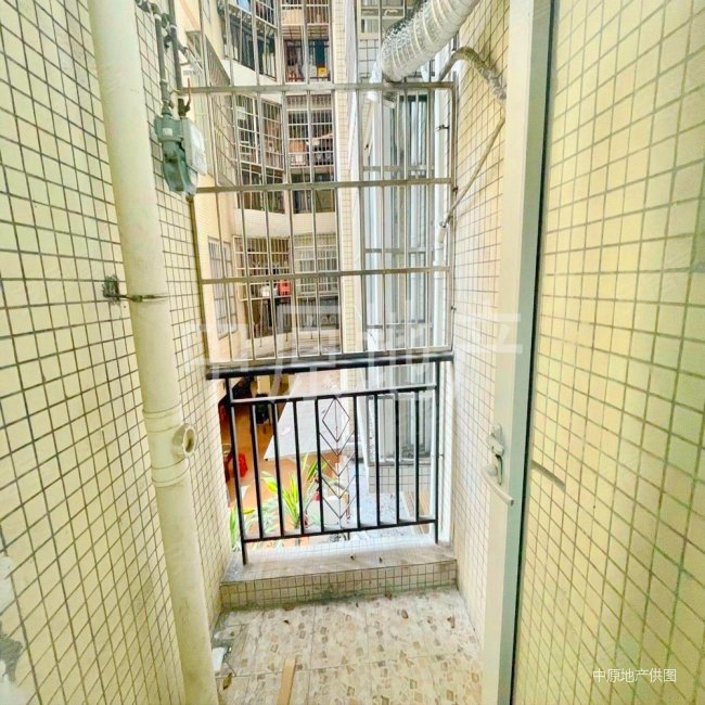 泰景花园4室2厅2卫124㎡南北398万