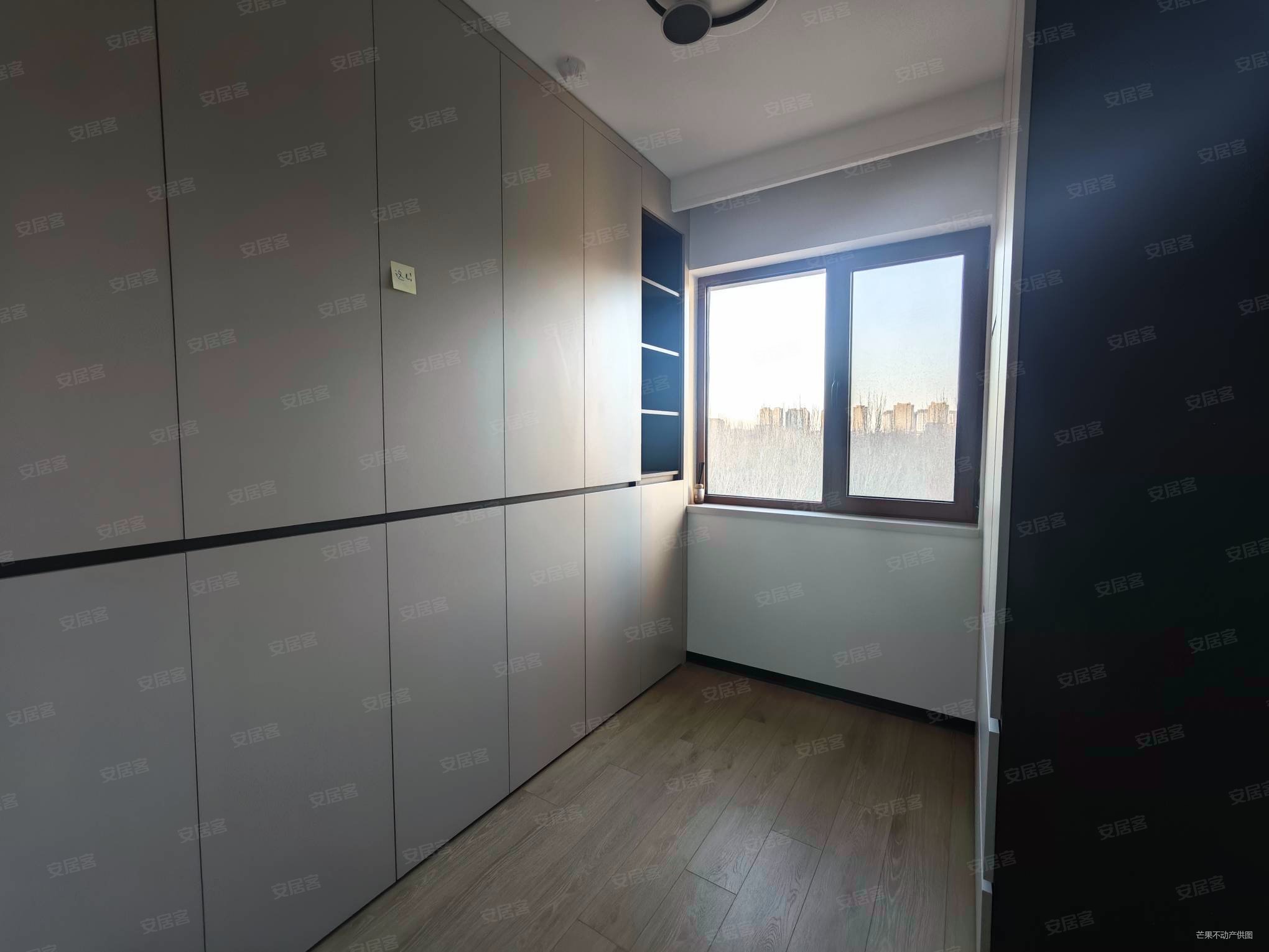 环境优美 停车方便 南北通透 双卫生间