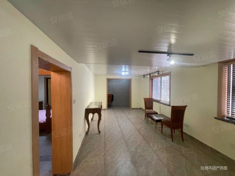 上海房产网>上海二手房>长宁二手房>新华路二手房>凯旋公寓>800_600