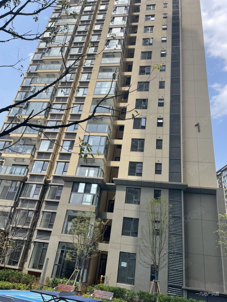 俊发彩云城檀湾3室2厅1卫89㎡西南100万