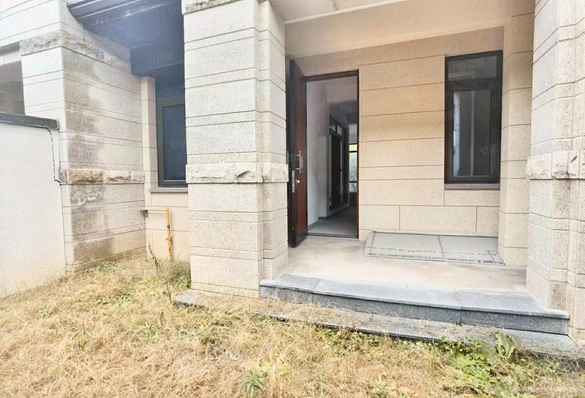 万科玖望别墅奥特莱斯周边小区送双车位