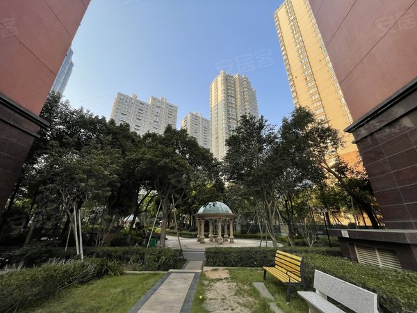 泉州丰泽云鹿路海景国际天域实拍海景国际花园一期 看江豪装带车位