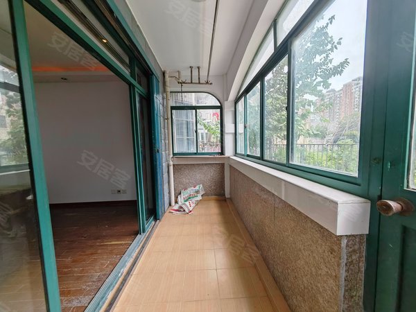 上海奉贤西渡文怡花园一楼带大花园 文怡3期 大3房2厅2卫 中装修全配