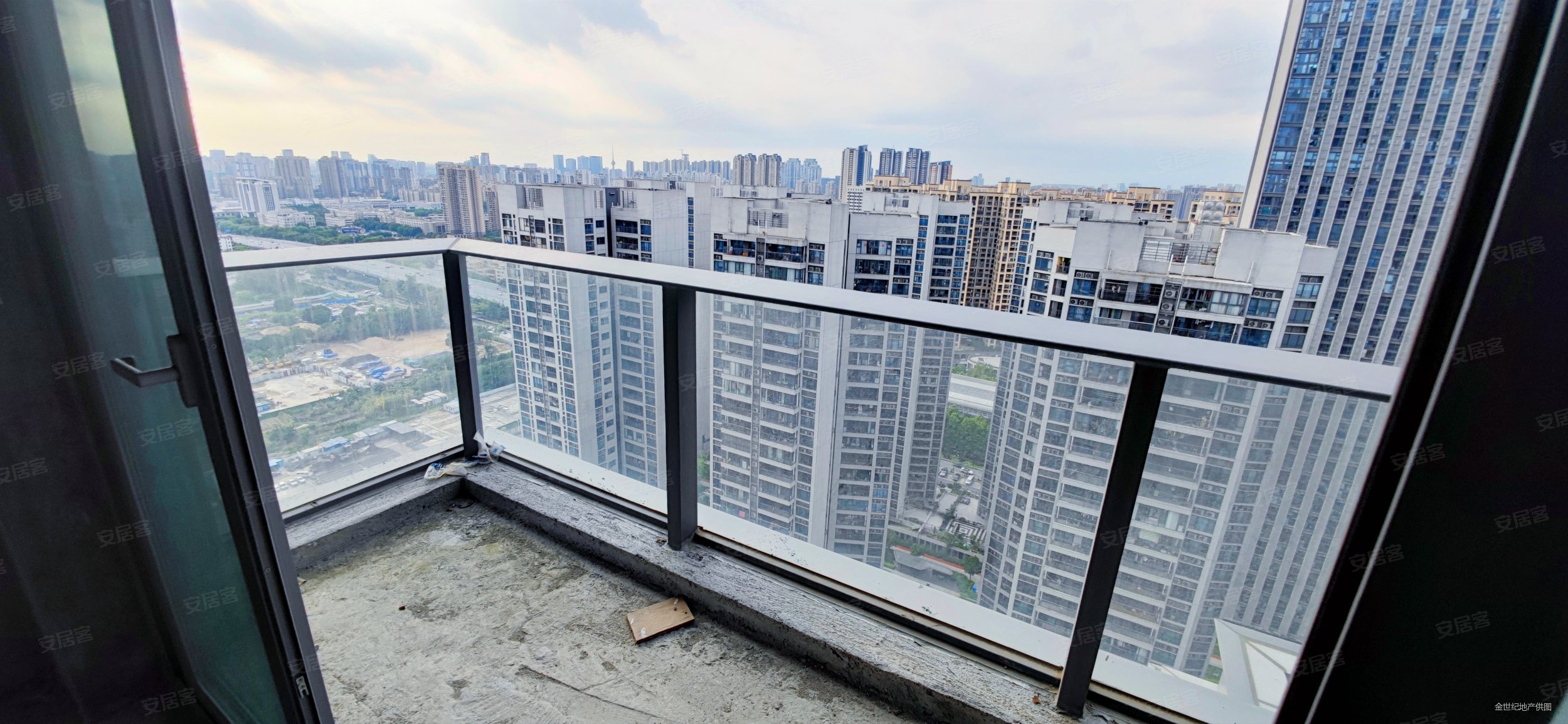 佛山房产网>佛山二手房>禅城二手房>东平新城二手房>龙光天境>2500