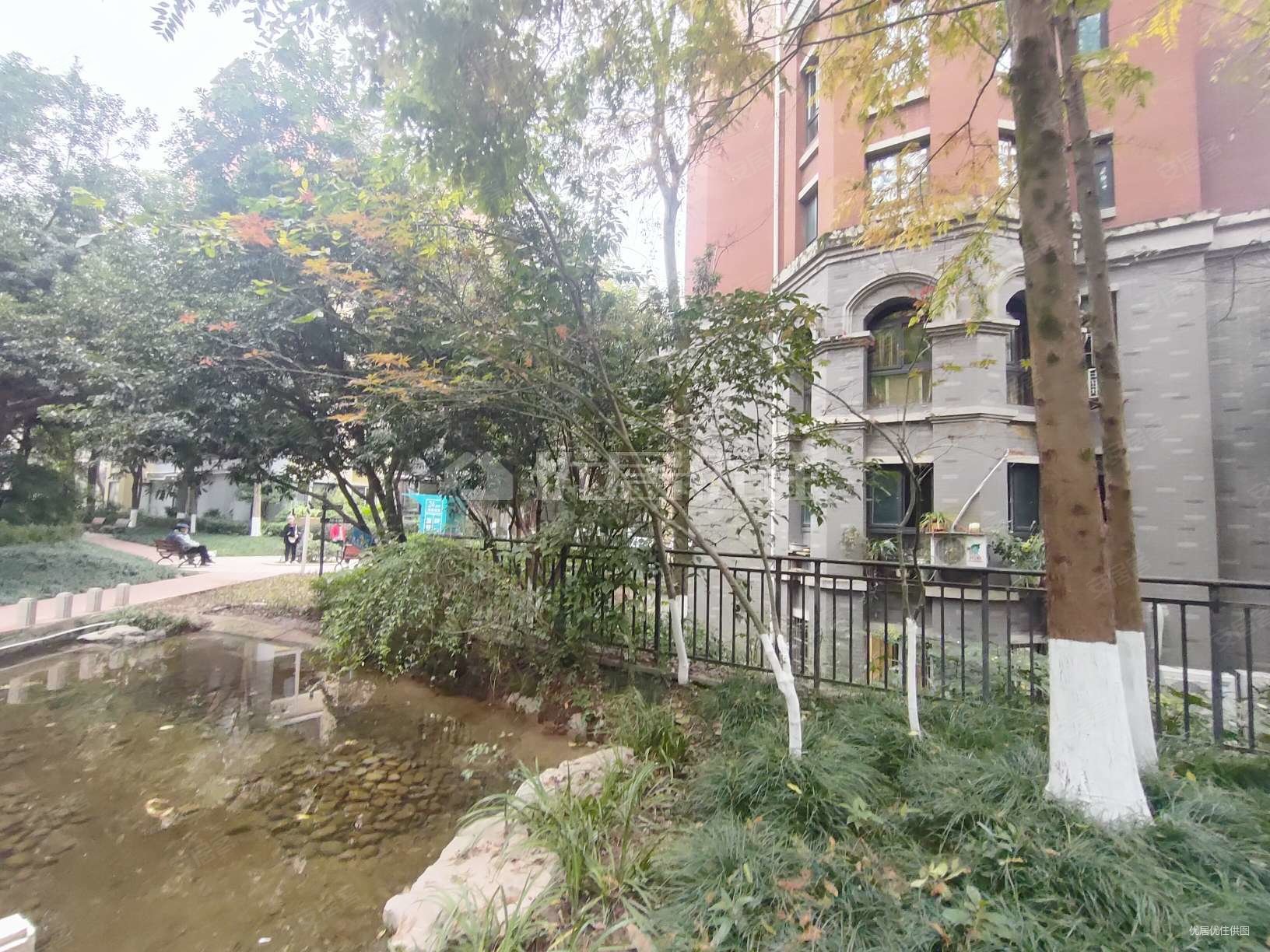 旭辉朗香郡3室2厅2卫125㎡南190万