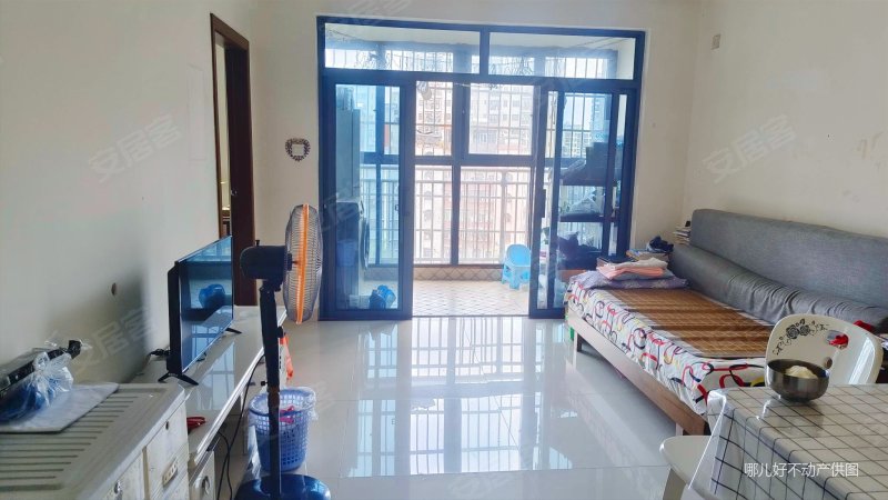 椰海大道山高旁边椰海雅苑电梯精装修次新小区户型彩光好朝南