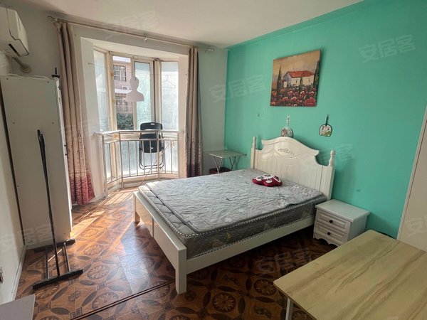 昆山陆家陆家镇博雅景园实拍临近世硕启佳洽兴旁主卧带阳台出租,家具