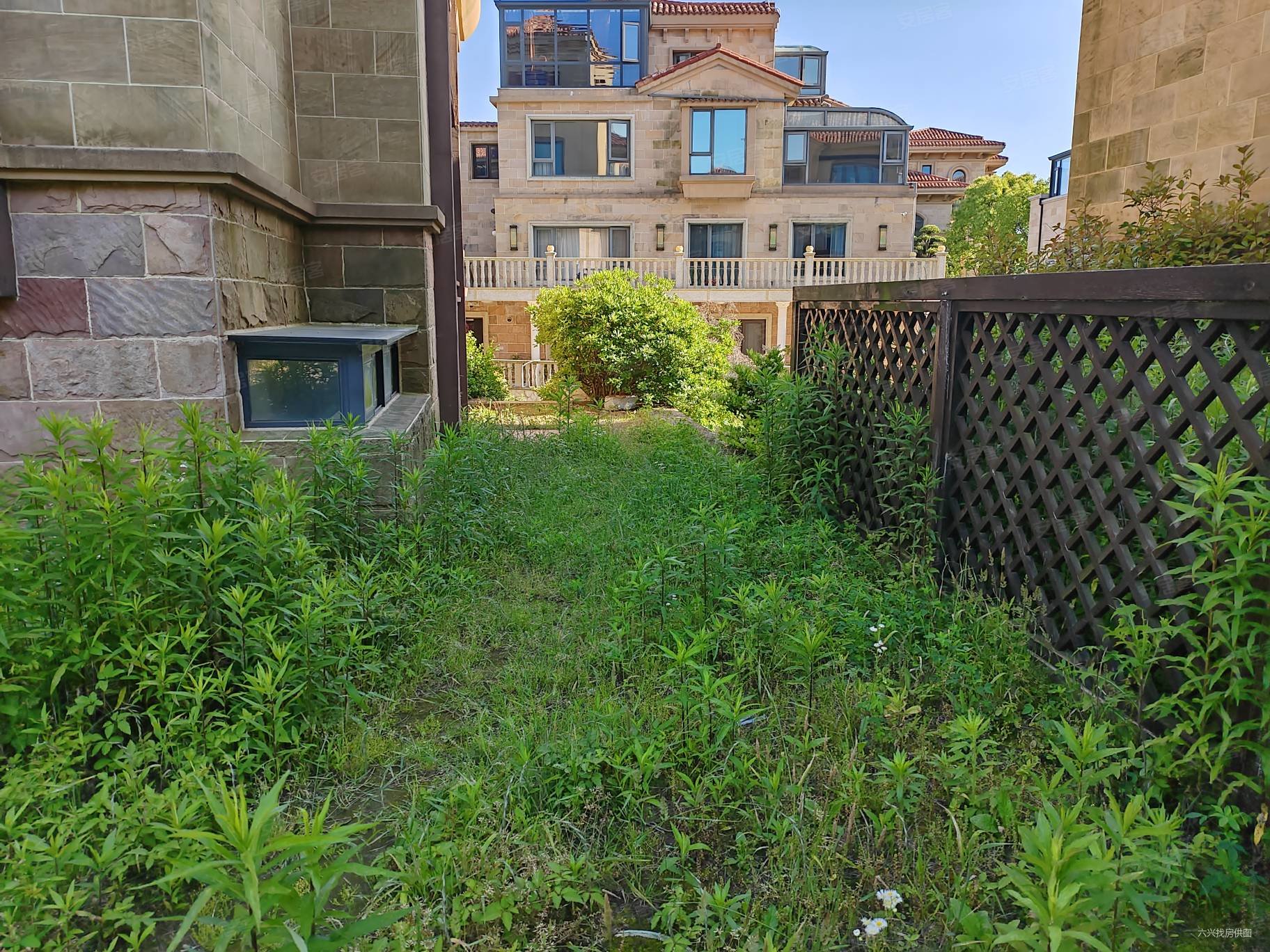 崇明别墅保亿风景水岸双拼6房超大花园上实地铁