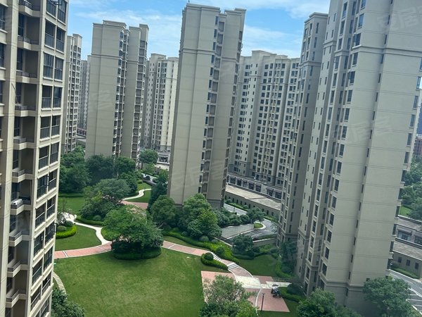 南昌新建望城新力钰珑湾(商住楼)房东诚心租,物业管理严格安全,环境