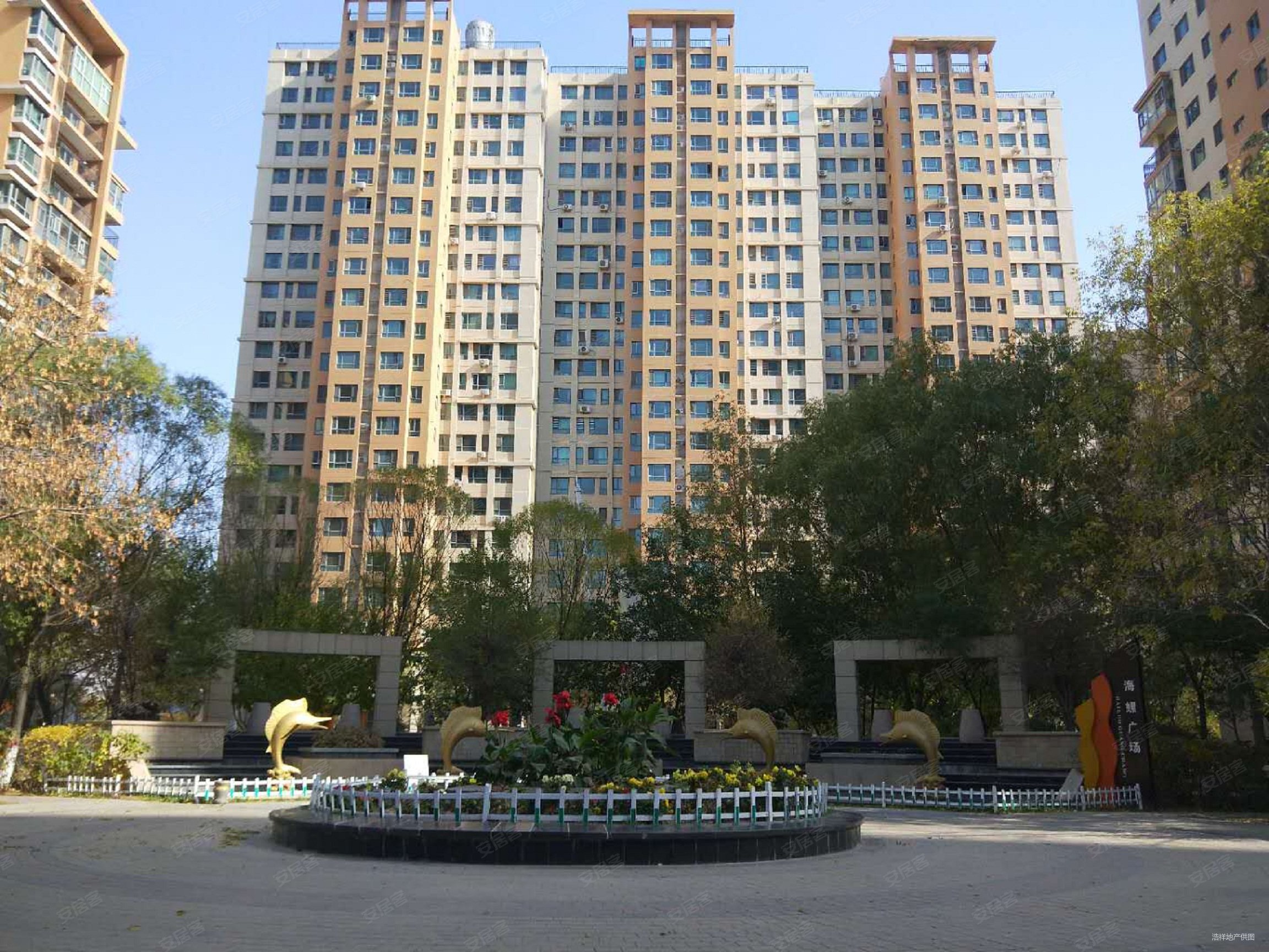 和枫雅居一楼带60平米大花园精装