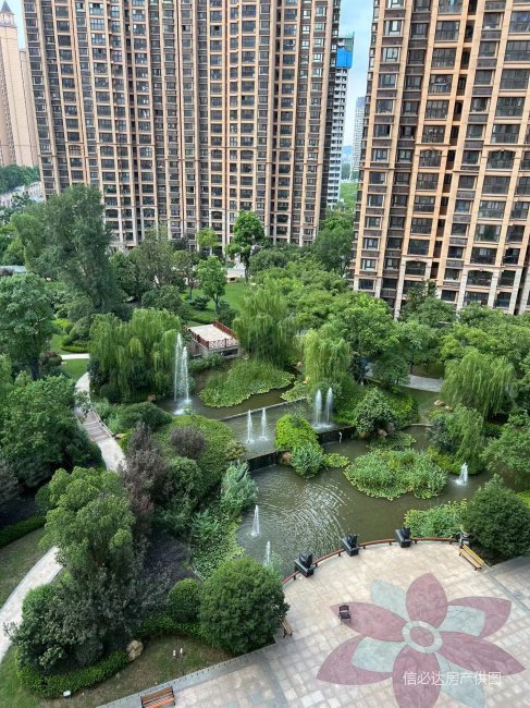 雅居乐滨江国际三四期4室3厅4卫310㎡南北690万