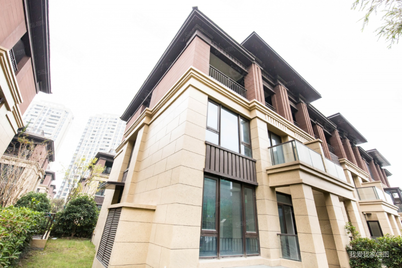 旭辉宝龙东湖城别墅