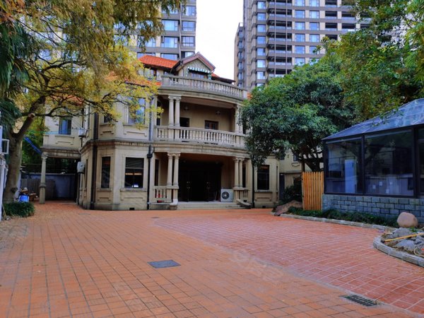 上海静安静安寺愚园路532弄小区独立花园近600平 特别适合企业总部