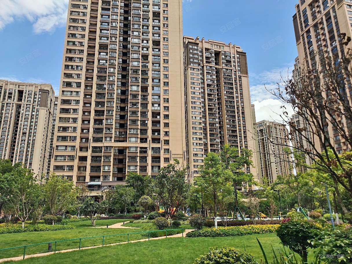 海伦国际依云郡精装修两房户型方正诚心出售配套齐全