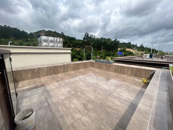 泉州晋江紫帽山世茂紫茂城(别墅)桥南紫帽 精装别墅出租 五房 带露台