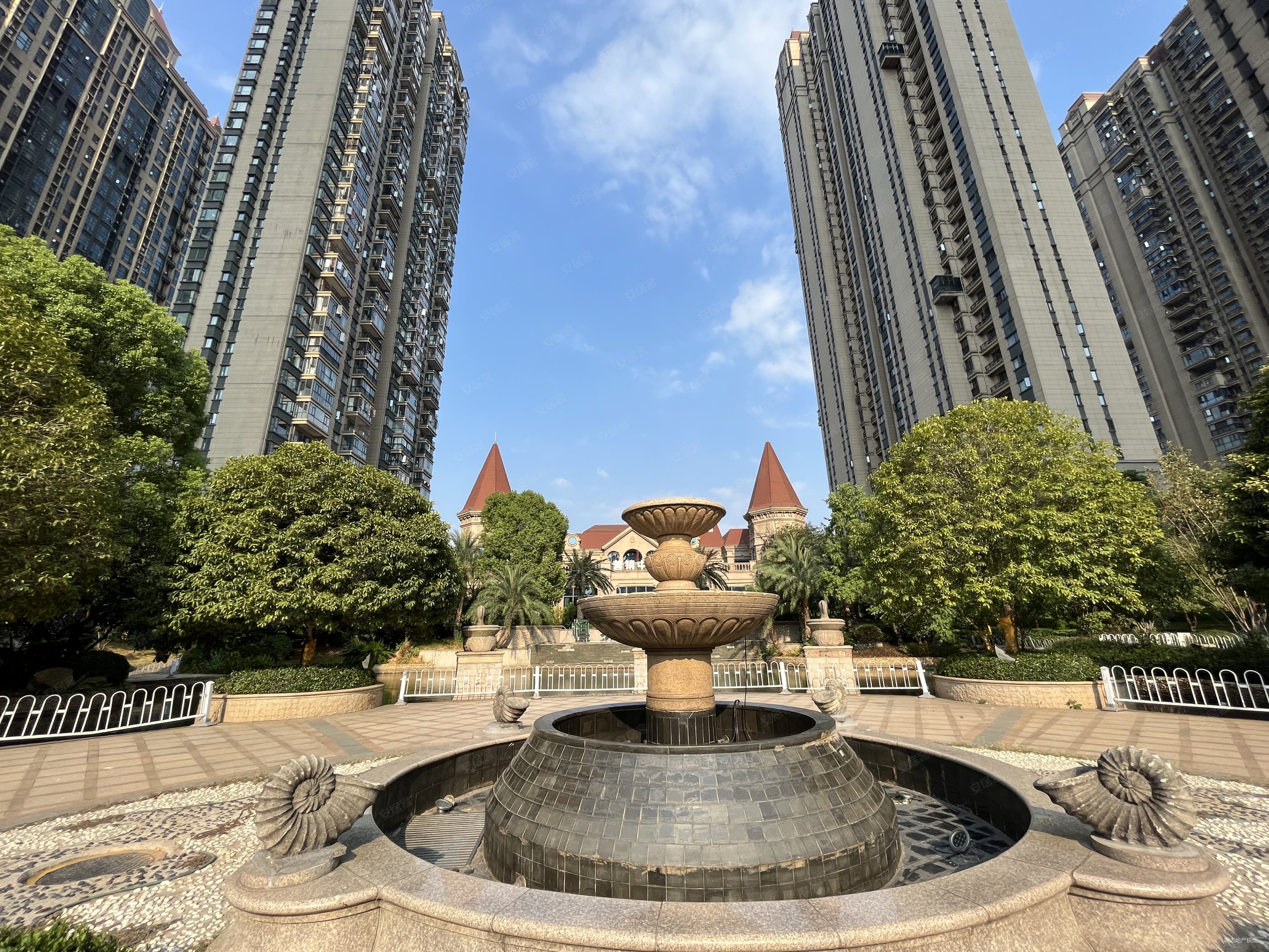 恒大御景半岛(二期)4室3厅2卫188.37㎡南北318万