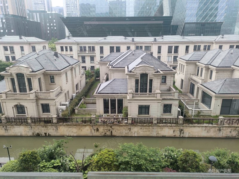出售鄞州区4室2厅毛坯南北,东方一品(17-19幢)二手房,850万,4室2厅,3