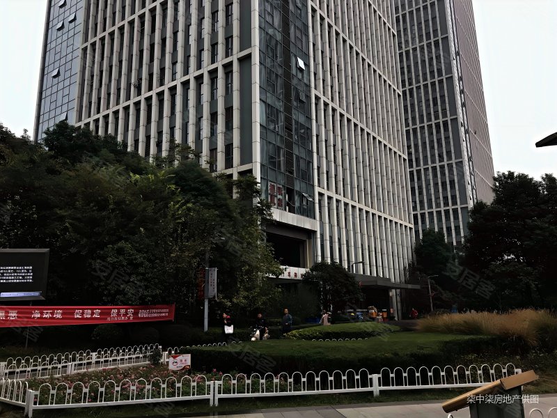 交通便利 临地铁 带电梯 南向采光好 商业配套成熟,经开万达soho公寓