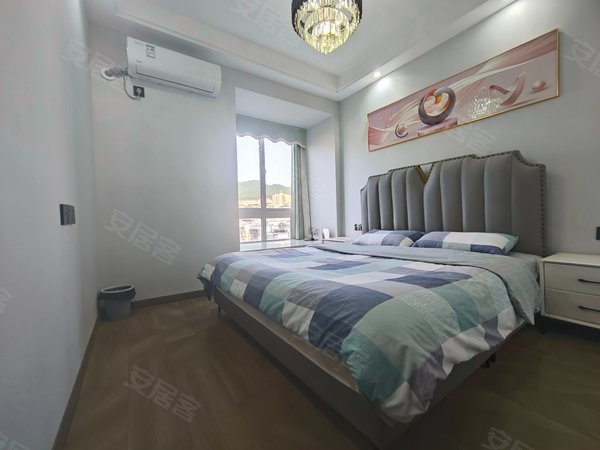 重庆巴南龙洲湾斌鑫江南时代大山村轻轨站,全新装修,出租,随时可以