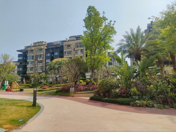 南宁青秀凤岭南彰泰红凤岭南  琅东地铁口  品质洋房  轻奢风  四房