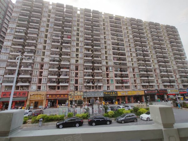 深圳宝安石岩恒富花园恒富花园 3室2厅1卫 小区房 配套齐全 电梯房