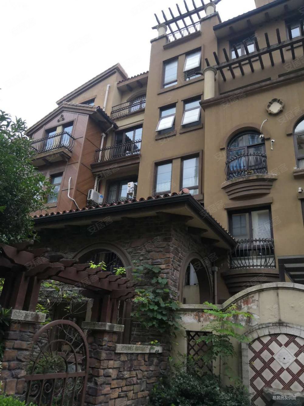 急卖单价一万九一平悦澜湾三室二厅二卫赶紧来电楼层